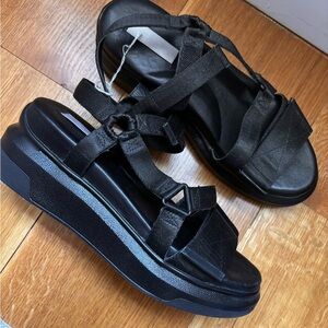 Suzanne Rae Velcro Sandals 40